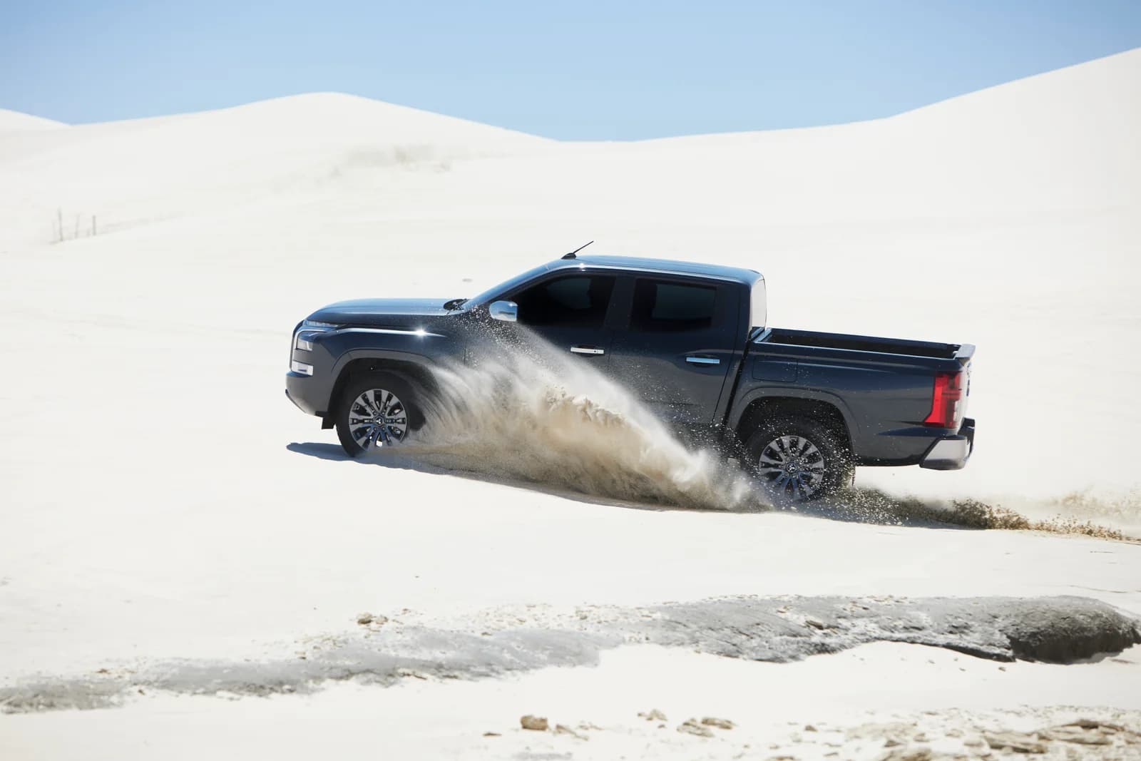 Mitsubishi L200 - Vista lateral